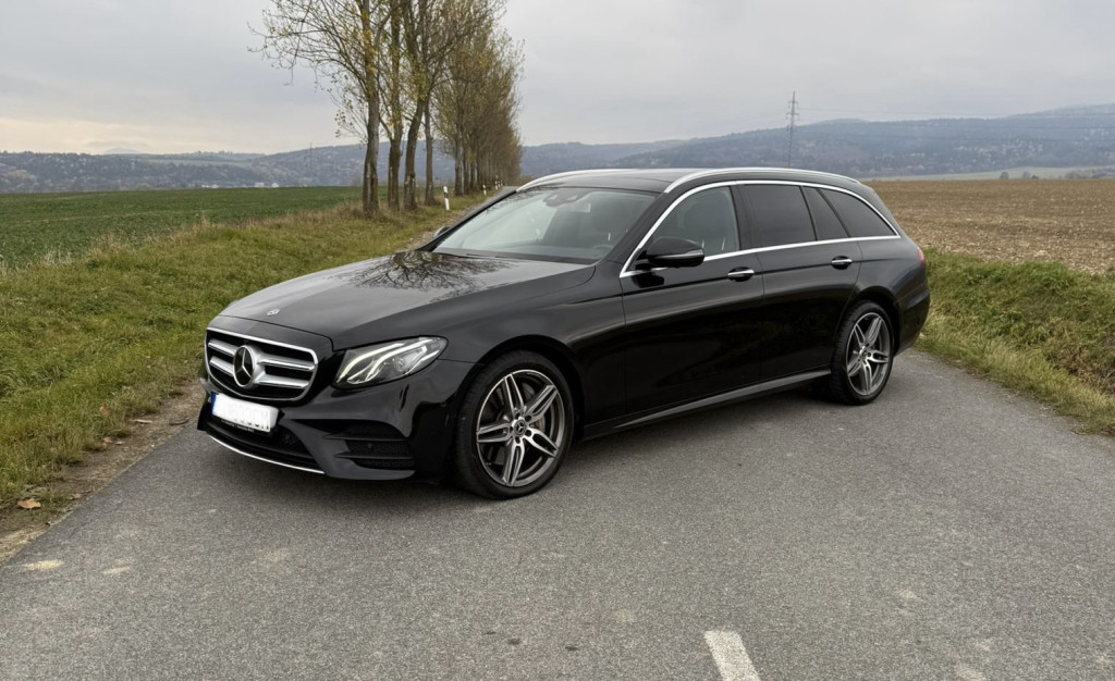 350d 190kW A/T 9 AMG paket 4x4 360kamera 