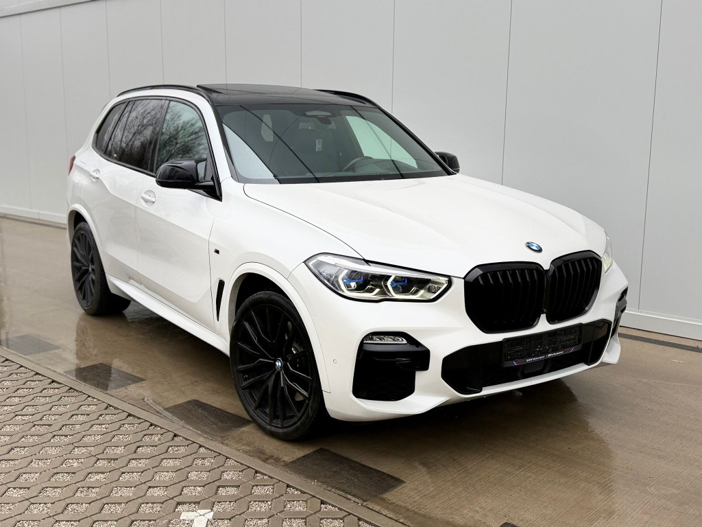 M50i xDrive, A/T, 530PS, Live Cockpit, Sky Lounge, HUD, Extra bohatá výbava! TOP Stav!