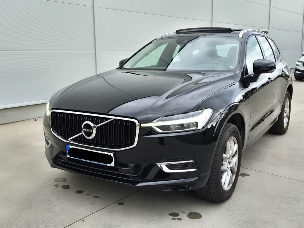 T8 plug-in hybrid 407 koní AT8 AWD TWIN ENGINE