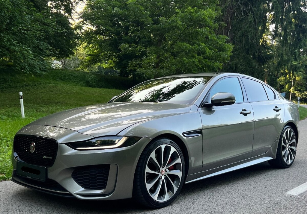 2.0D I4 R-Dynamic HSE AT 