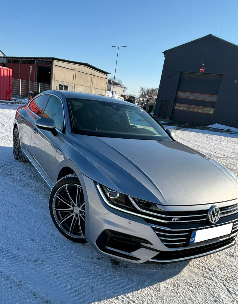 R-Line 2.0 TSI DSG 190PS, HUD, Virtual Cockpit, Výhrev, Cúv. kamera, Ťažné, ACC