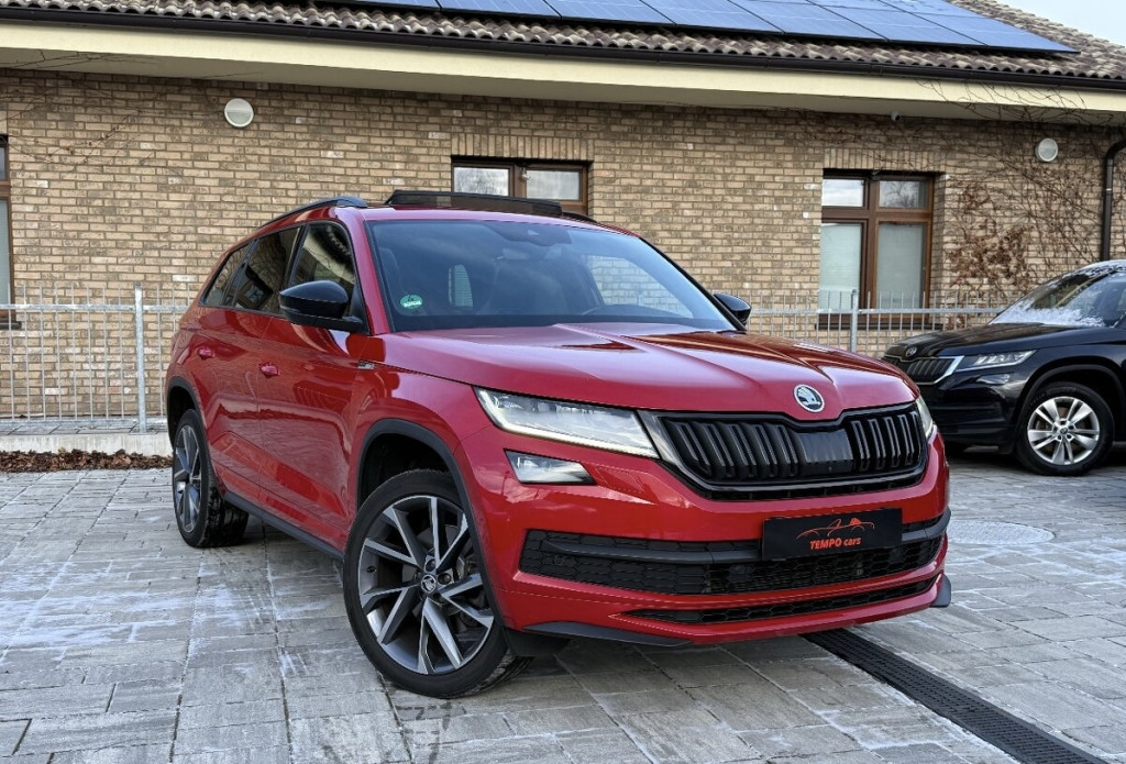 2,0 TDI Sportline 4x4 140kW Velvet Red Panoráma  Vega Virtual Canton Ťažné 