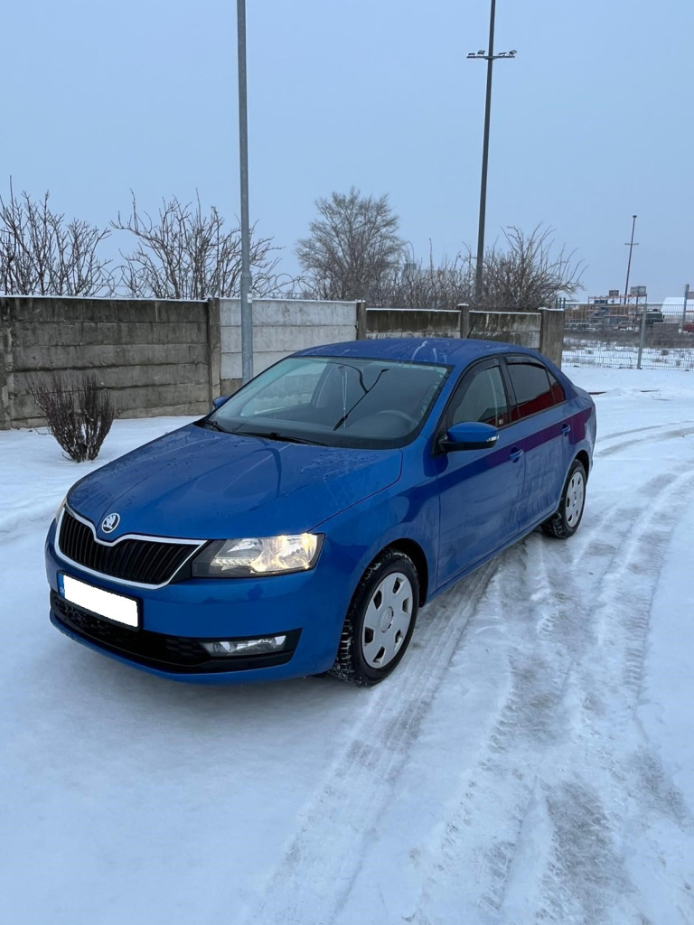 1.0 TSI (Benzín), M5, Výhrev, Klíma, TOP STAV