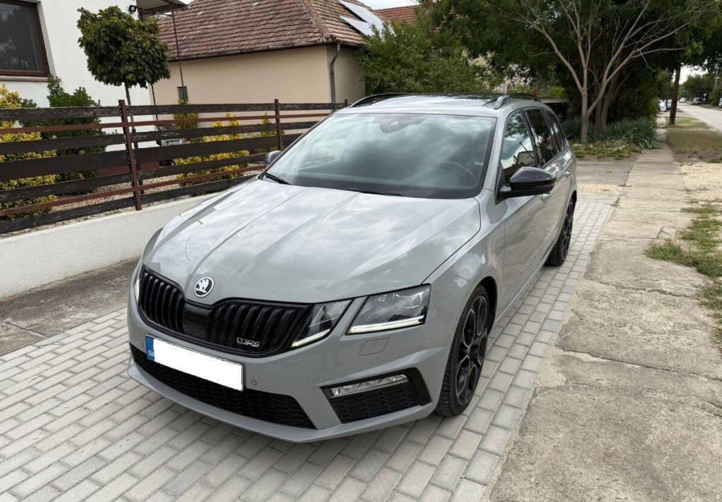  RS 245 2.0 TSI M6, Panoráma, Virtual Cockpit, R19, Full LED, ACC, TOP STAV!