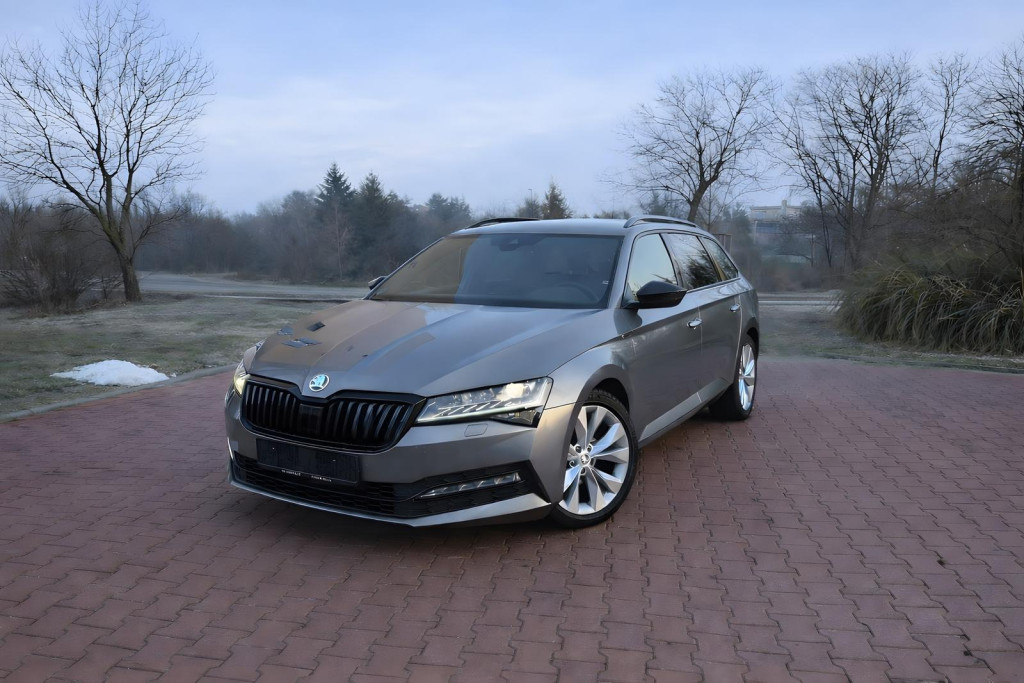  Sportline EVO 2.0 TDI DSG 4x4, Webasto, Virtual Cockpit, LED Matrix, Cúv. kamera, Ťažné, DCC, ACC, TOP STAV!