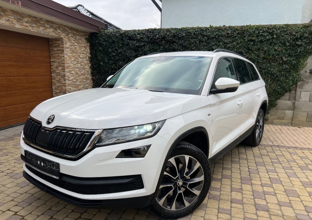 Drive 2.0 TDI DSG 150PS, Webasto, Klíma, Navi, Full LED, Cúv. kamera, ACC