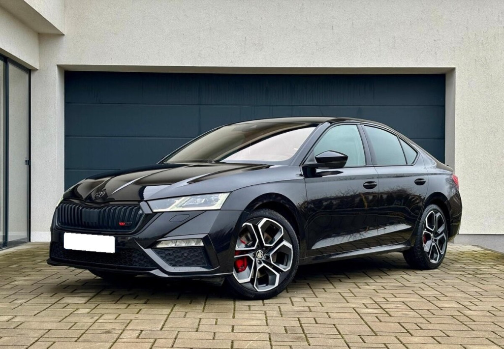 RS 245 2.0 TSI DSG HUD, Virtual Cockpit, R19, Výhrev, LED Matrix, DCC, ACC, TOP STAV!